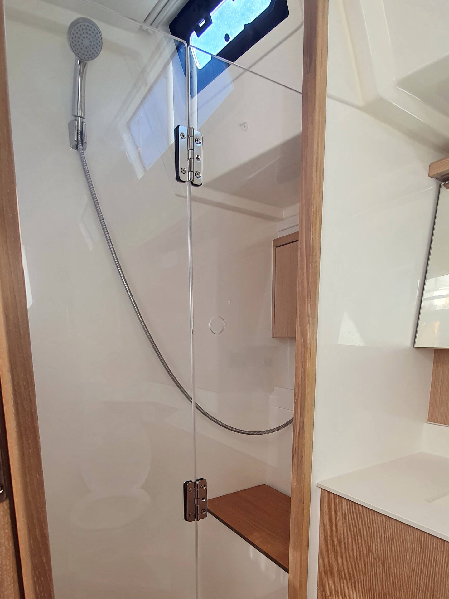 Sailing yacht Bavaria C45 Whisper