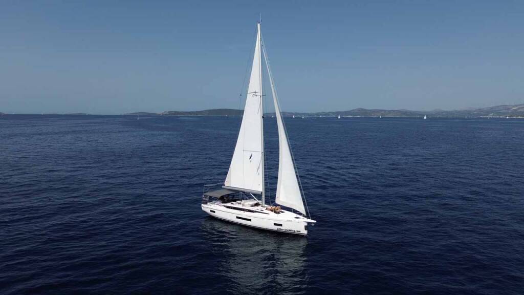 Sailing yacht Bavaria C46 Estinella