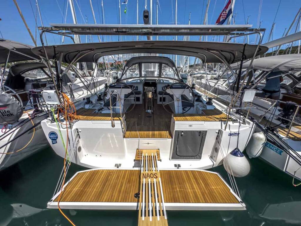 Sailing yacht Bavaria C46 Naos