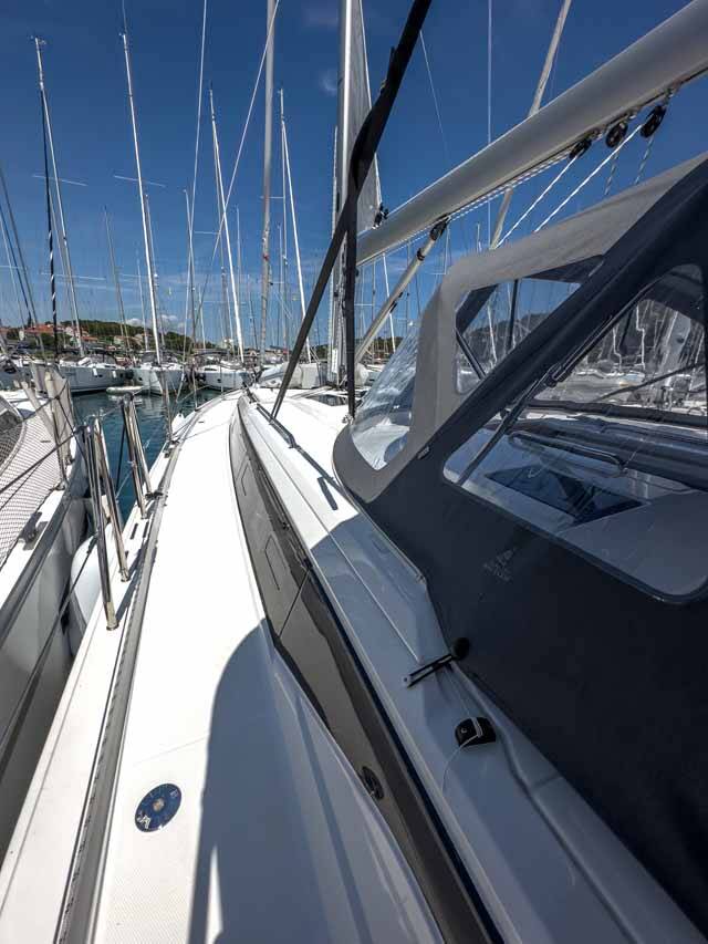 Sailing yacht Bavaria C46 Naos
