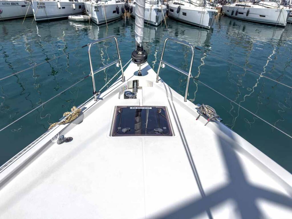 Sailing yacht Bavaria C46 Naos