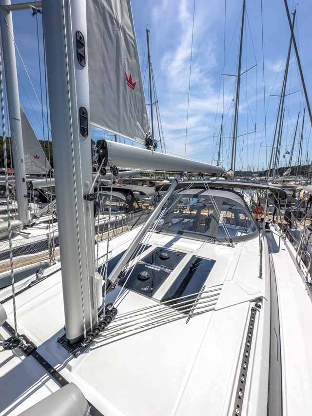 Sailing yacht Bavaria C46 Naos