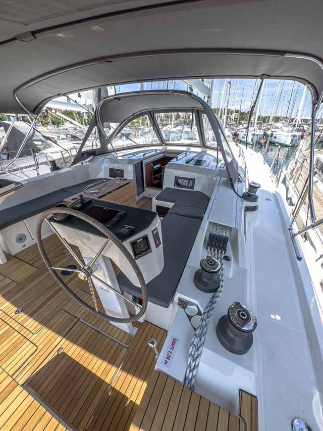 Sailing yacht Bavaria C46 Naos