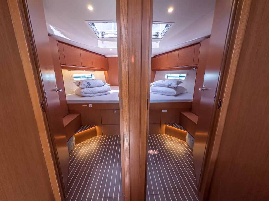 Sailing yacht Bavaria C46 Naos