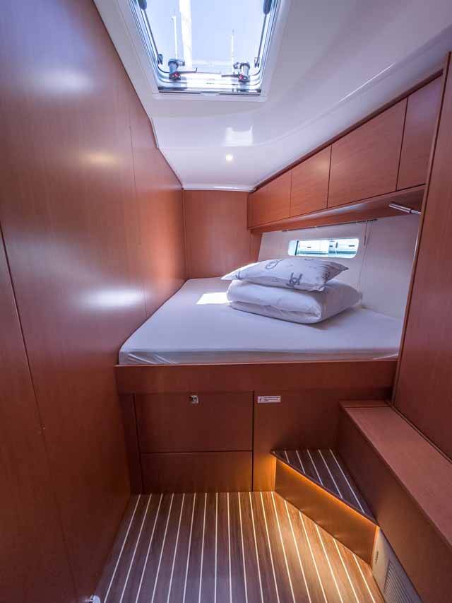 Sailing yacht Bavaria C46 Naos