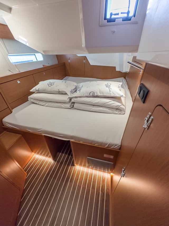 Sailing yacht Bavaria C46 Naos