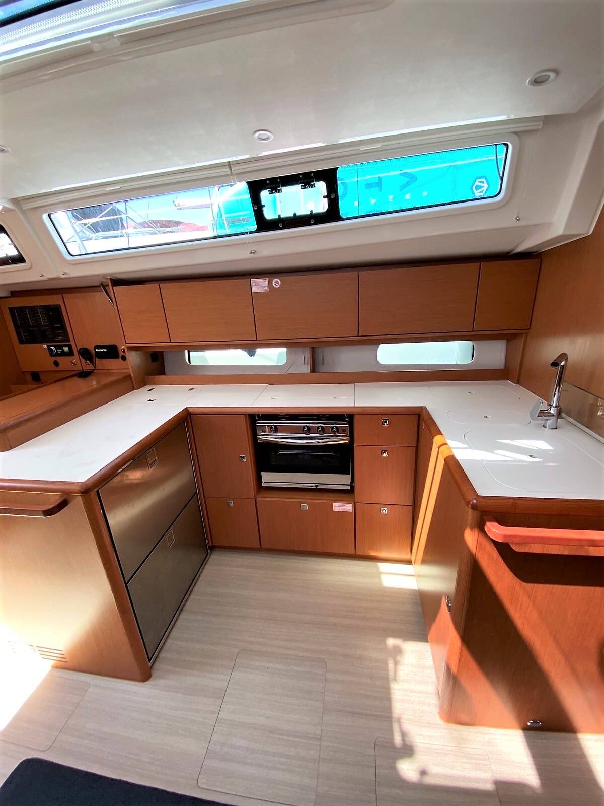 Sailing yacht Bavaria C46 Jason