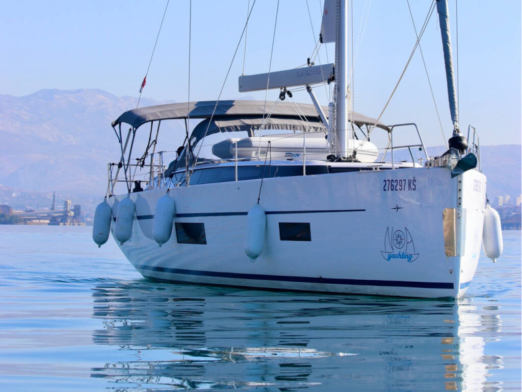 Sailing yacht Bavaria C50 Holiday Size Matters