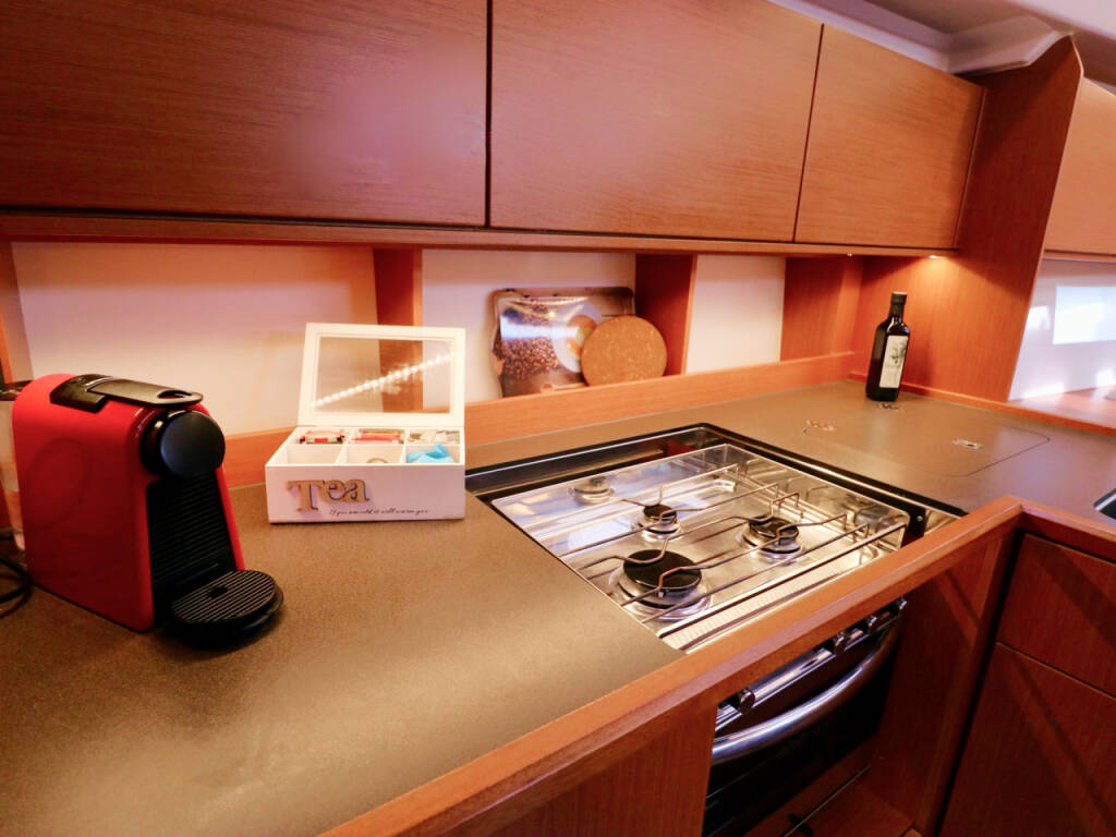 Sailing yacht Bavaria C50 Holiday Size Matters