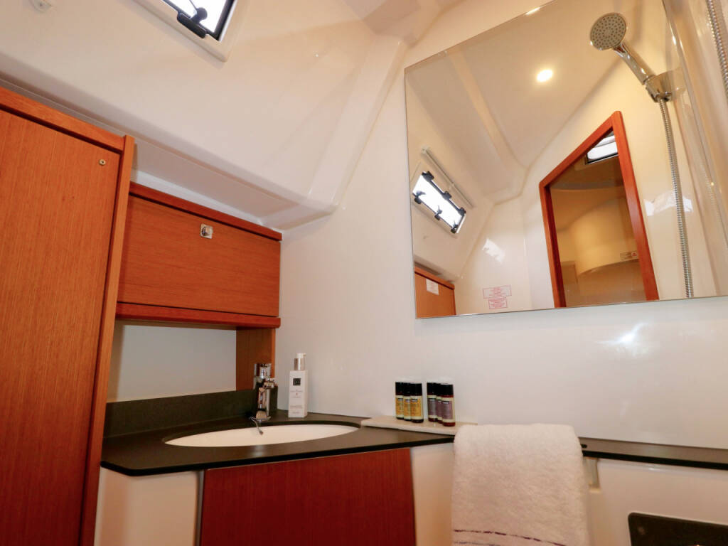 Sailing yacht Bavaria C50 Holiday Size Matters