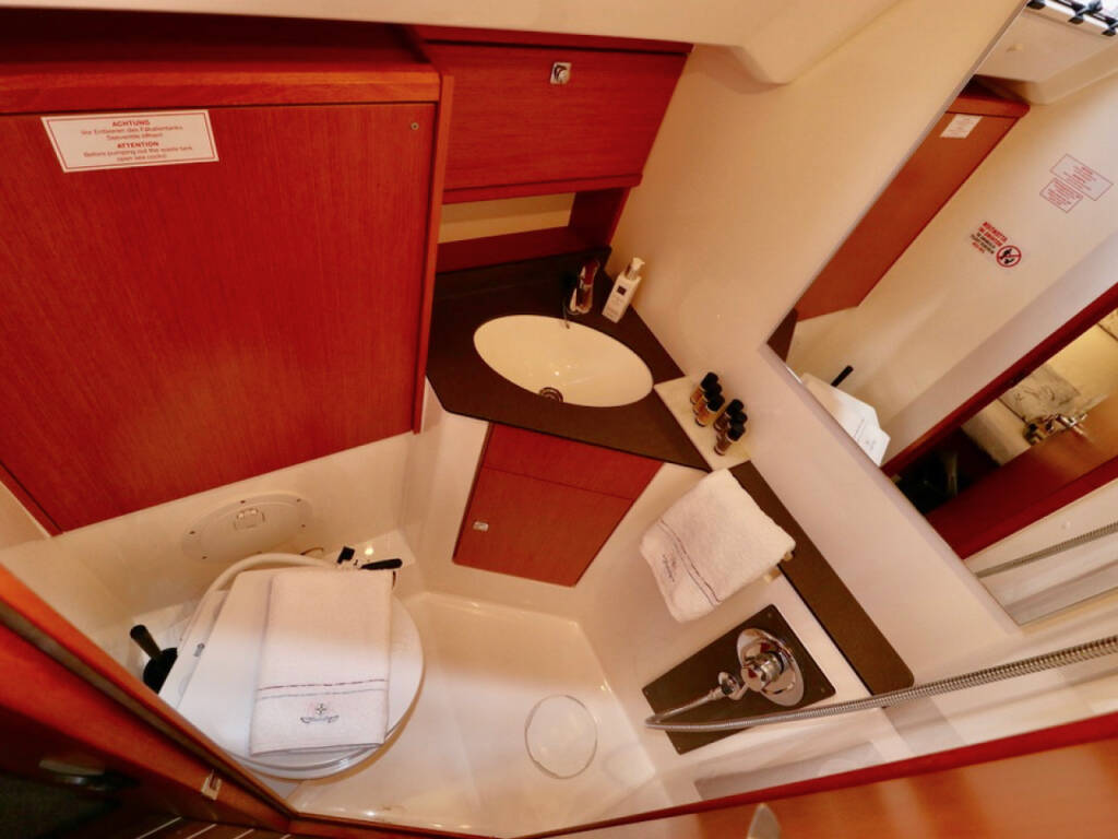 Sailing yacht Bavaria C50 Holiday Size Matters