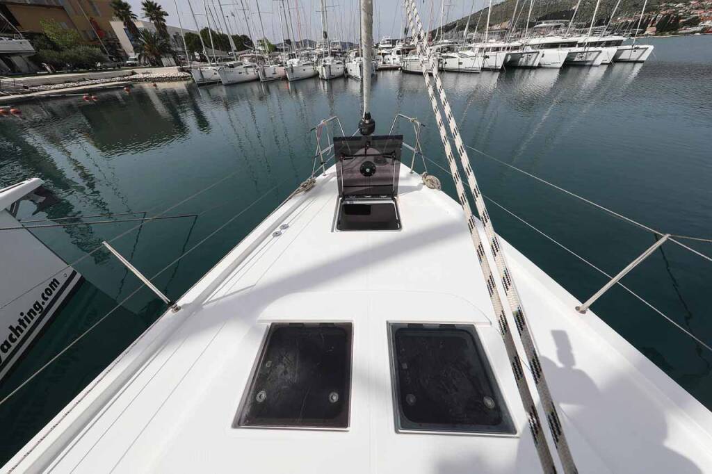 Sailing yacht Bavaria C50 Holiday Granat