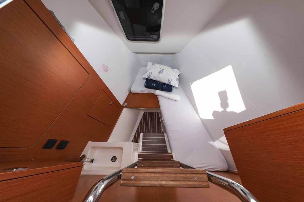 Sailing yacht Bavaria C50 Holiday Granat