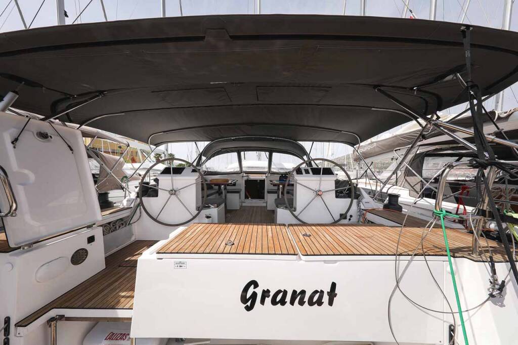 Sailing yacht Bavaria C50 Holiday Granat