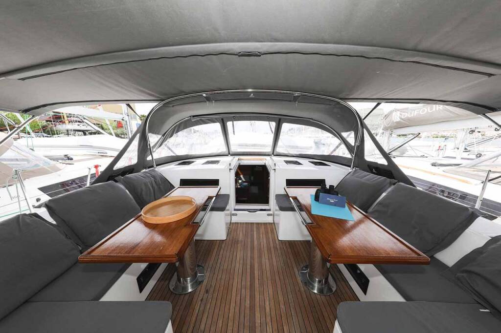 Sailing yacht Bavaria C50 Holiday Granat