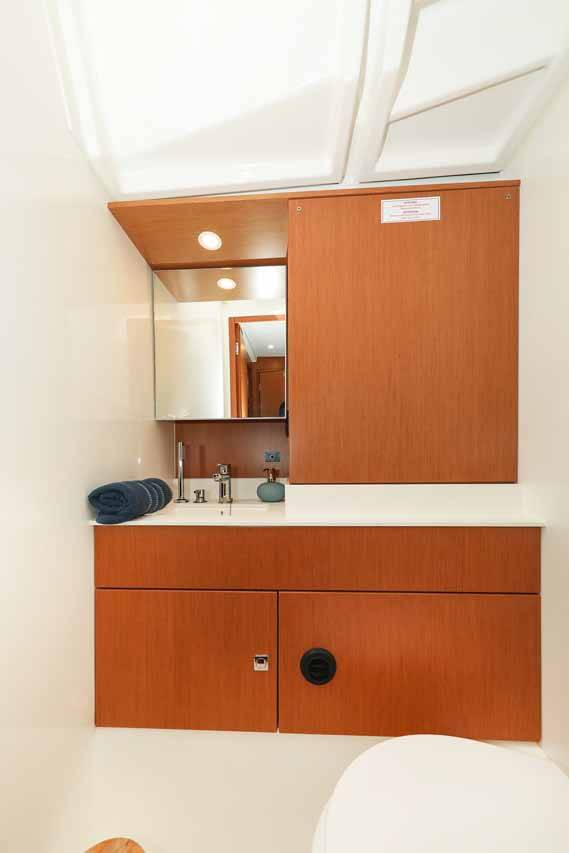 Sailing yacht Bavaria C50 Holiday Granat