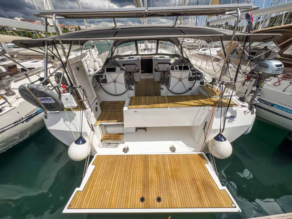 Sailing yacht Bavaria C50 Holiday Topas