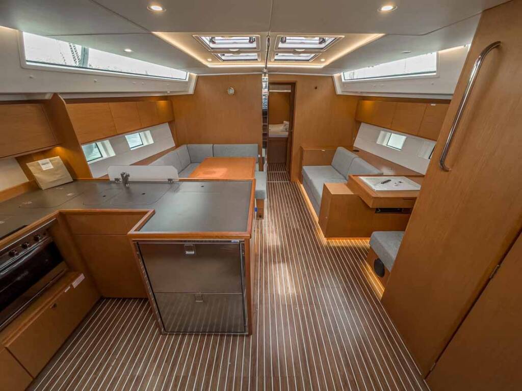 Sailing yacht Bavaria C50 Holiday Topas