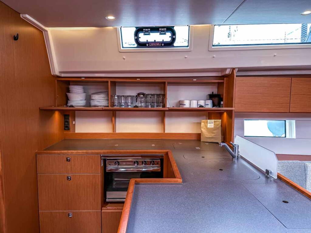 Sailing yacht Bavaria C50 Holiday Topas