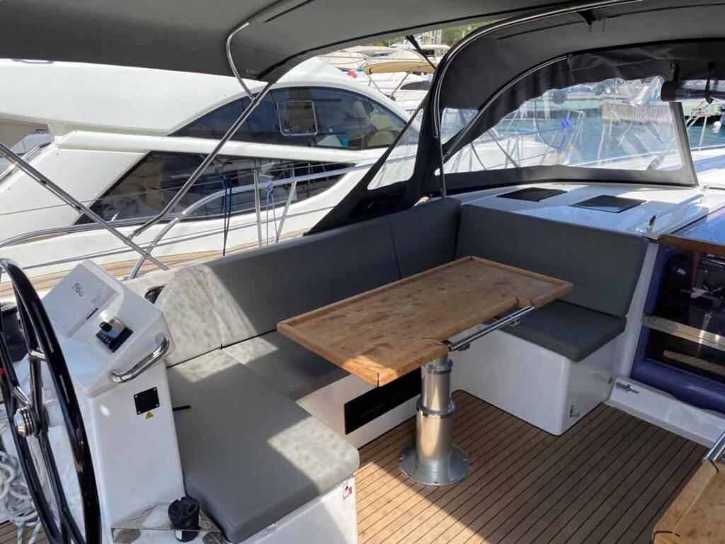 Sailing yacht Bavaria C50 Style Acrux