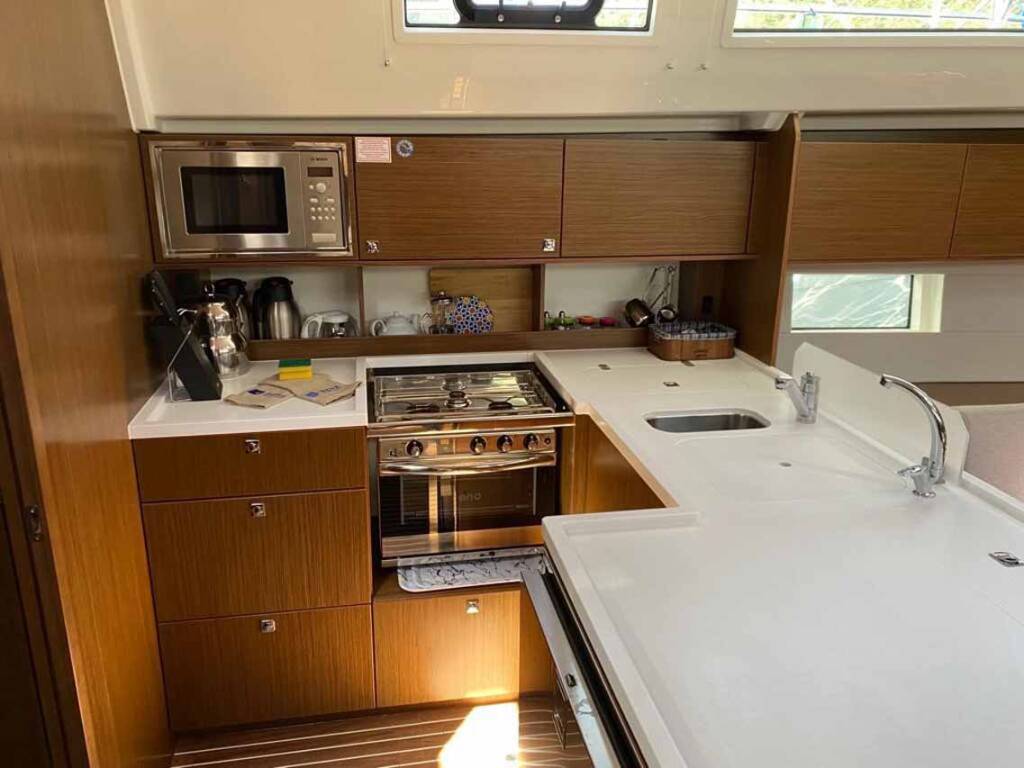 Sailing yacht Bavaria C50 Style Acrux