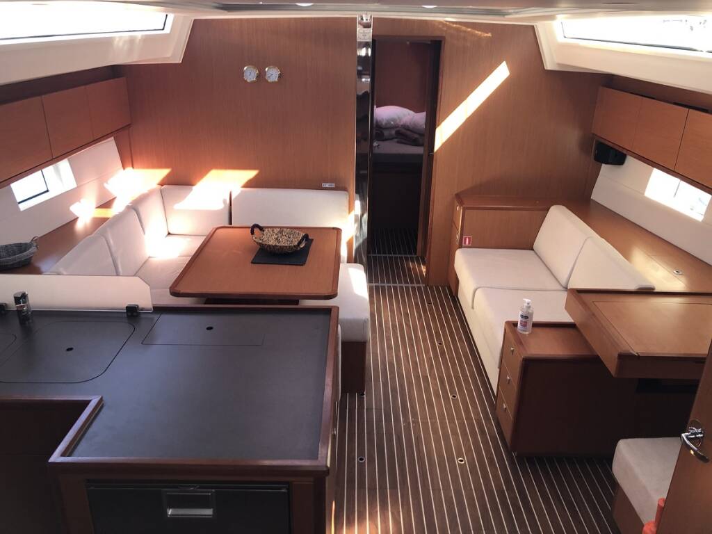 Sailing yacht Bavaria C50 Elli