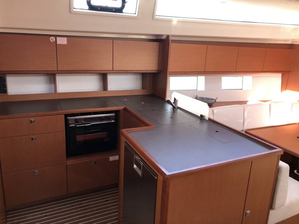 Sailing yacht Bavaria C50 Elli