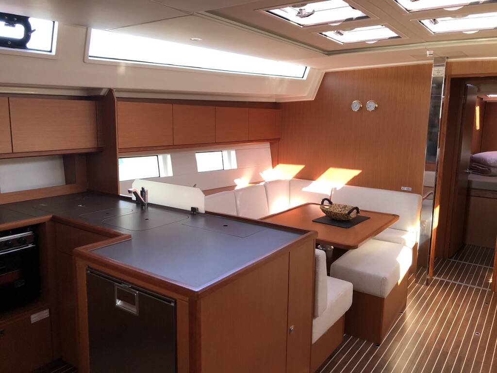 Sailing yacht Bavaria C50 Elli