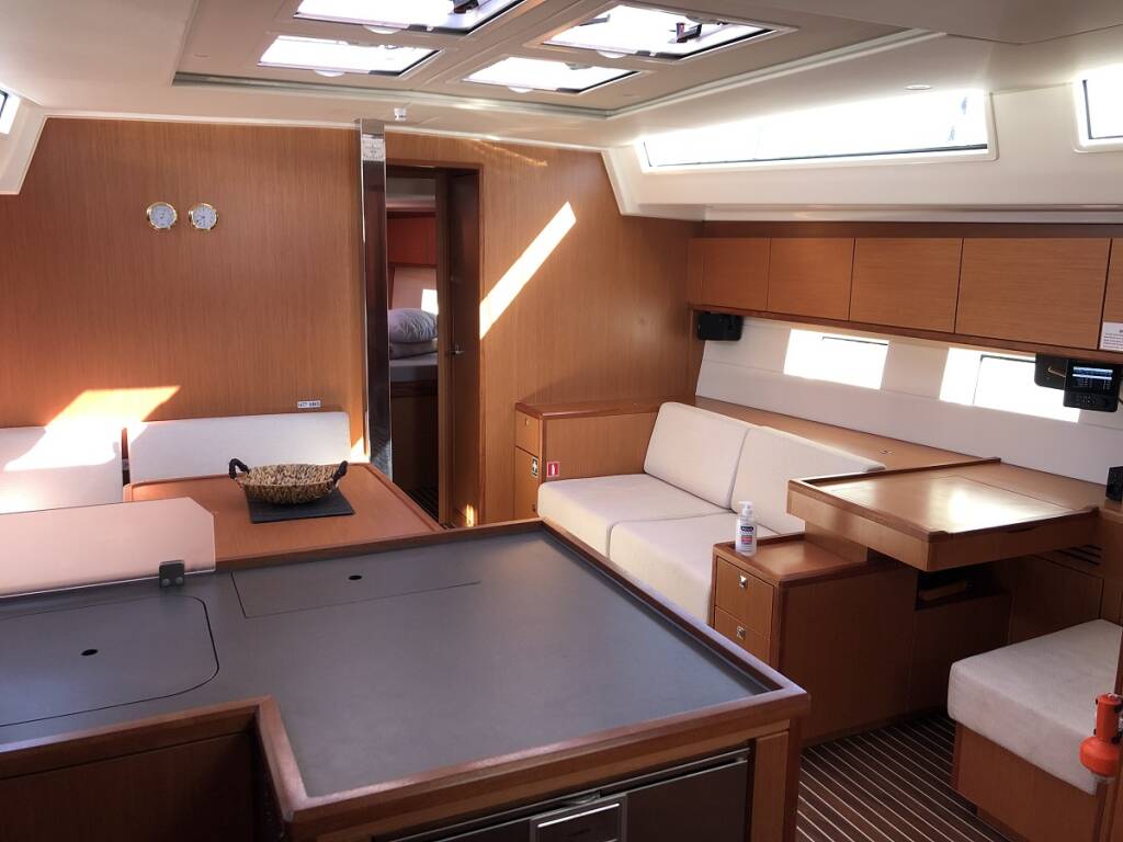 Sailing yacht Bavaria C50 Elli