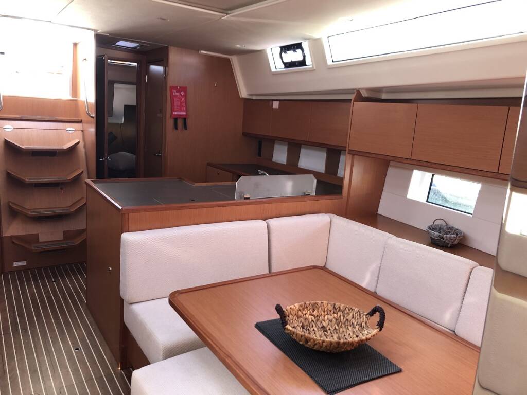 Sailing yacht Bavaria C50 Elli