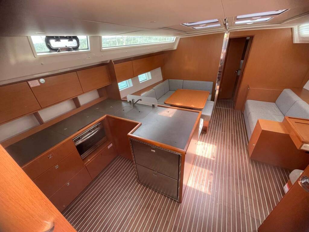 Sailing yacht Bavaria C50 Insomnia