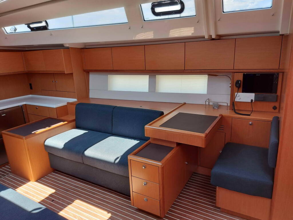 Sailing yacht Bavaria C57 Promitheas
