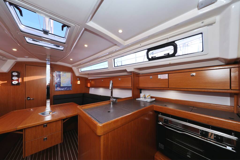 Sailing yacht Bavaria Cruiser 33 Dolce Vita