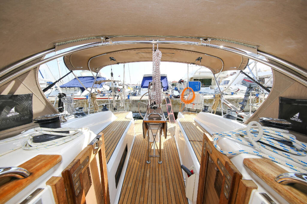 Sailing yacht Bavaria Cruiser 33 Nemo