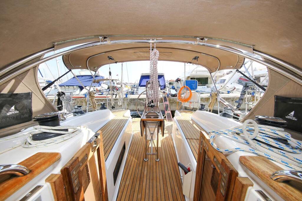 Sailing yacht Bavaria Cruiser 33 Nemo