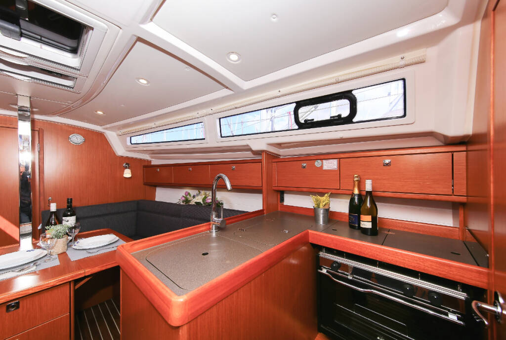 Sailing yacht Bavaria Cruiser 33 Nemo