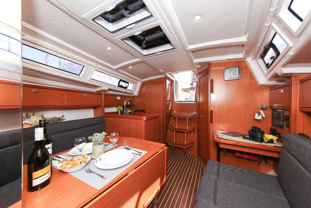 Sailing yacht Bavaria Cruiser 33 Nemo