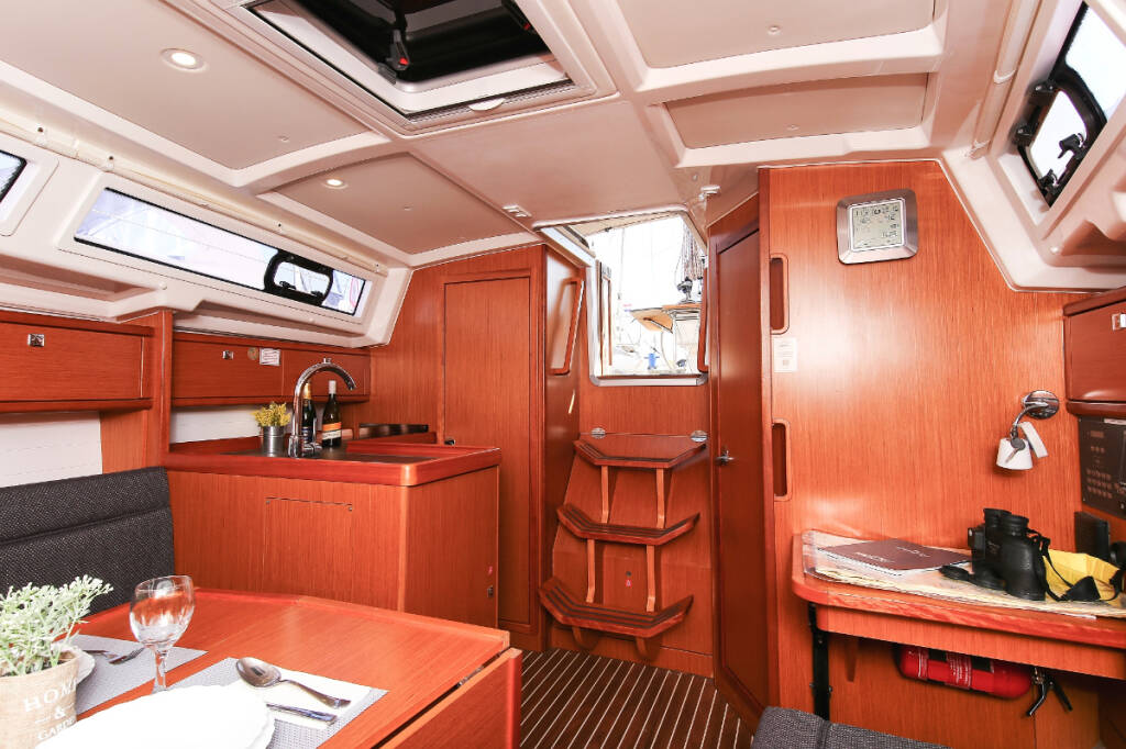 Sailing yacht Bavaria Cruiser 33 Nemo