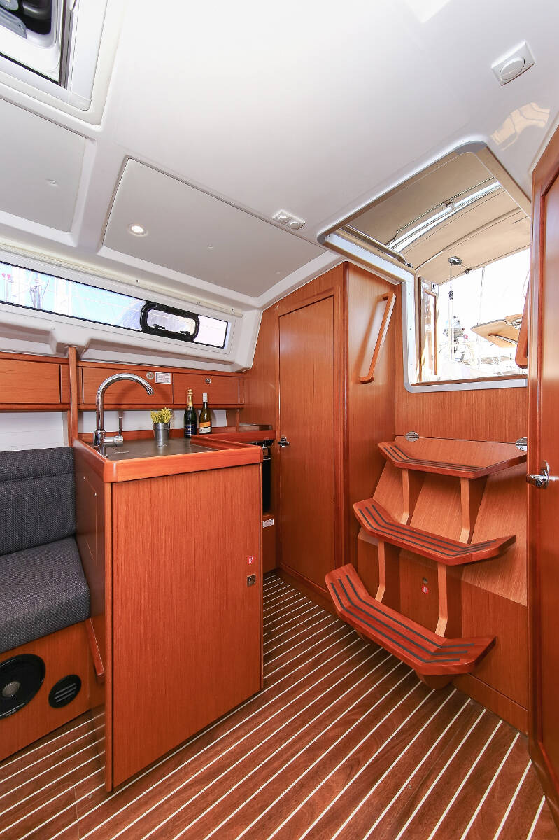 Sailing yacht Bavaria Cruiser 33 Nemo