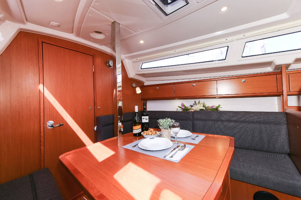 Sailing yacht Bavaria Cruiser 33 Nemo