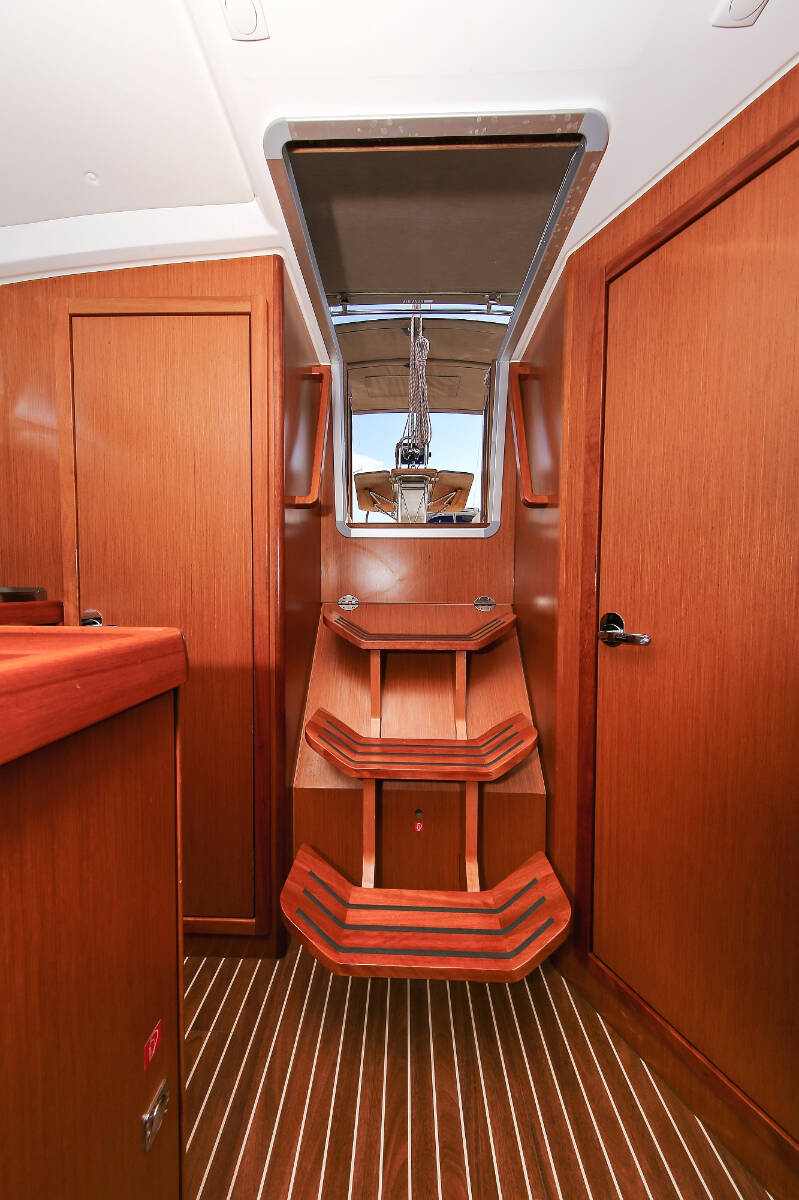 Sailing yacht Bavaria Cruiser 33 Nemo