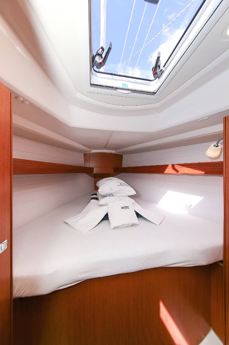 Sailing yacht Bavaria Cruiser 33 Nemo