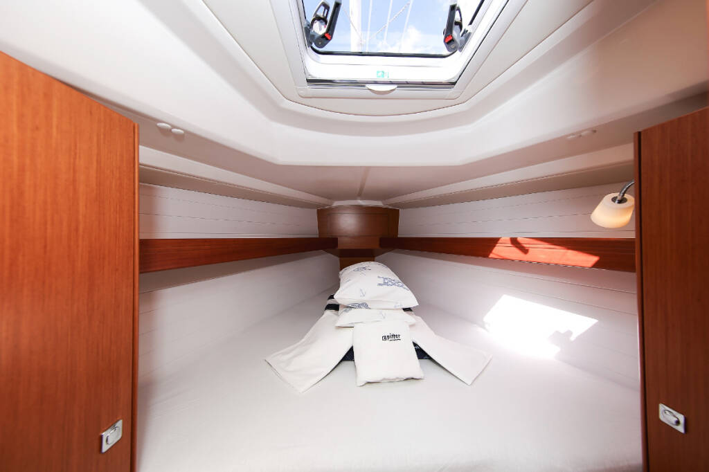 Sailing yacht Bavaria Cruiser 33 Nemo