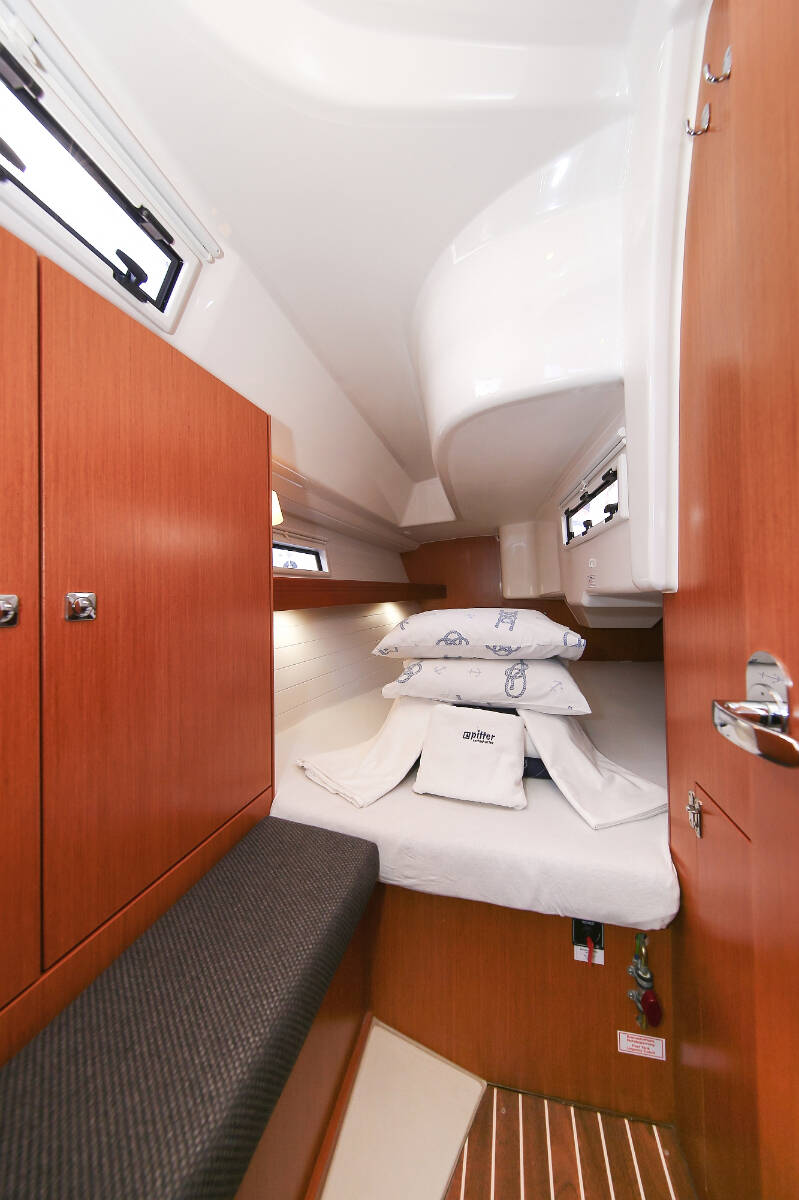 Sailing yacht Bavaria Cruiser 33 Nemo