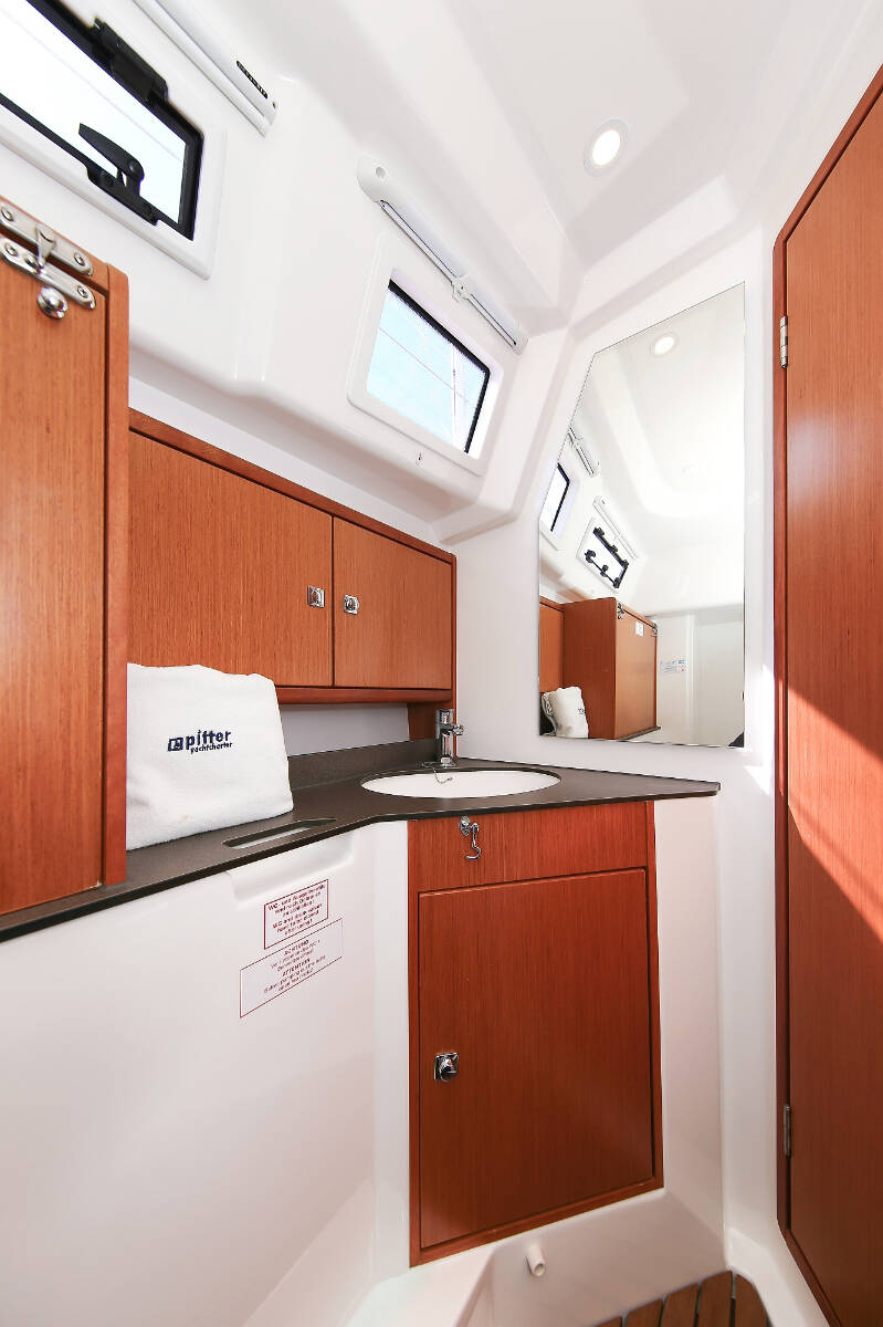 Sailing yacht Bavaria Cruiser 33 Nemo
