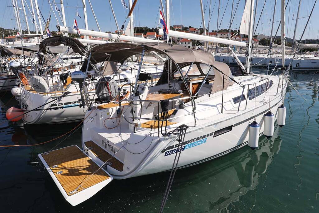 Sailing yacht Bavaria Cruiser 33 Moja Niska