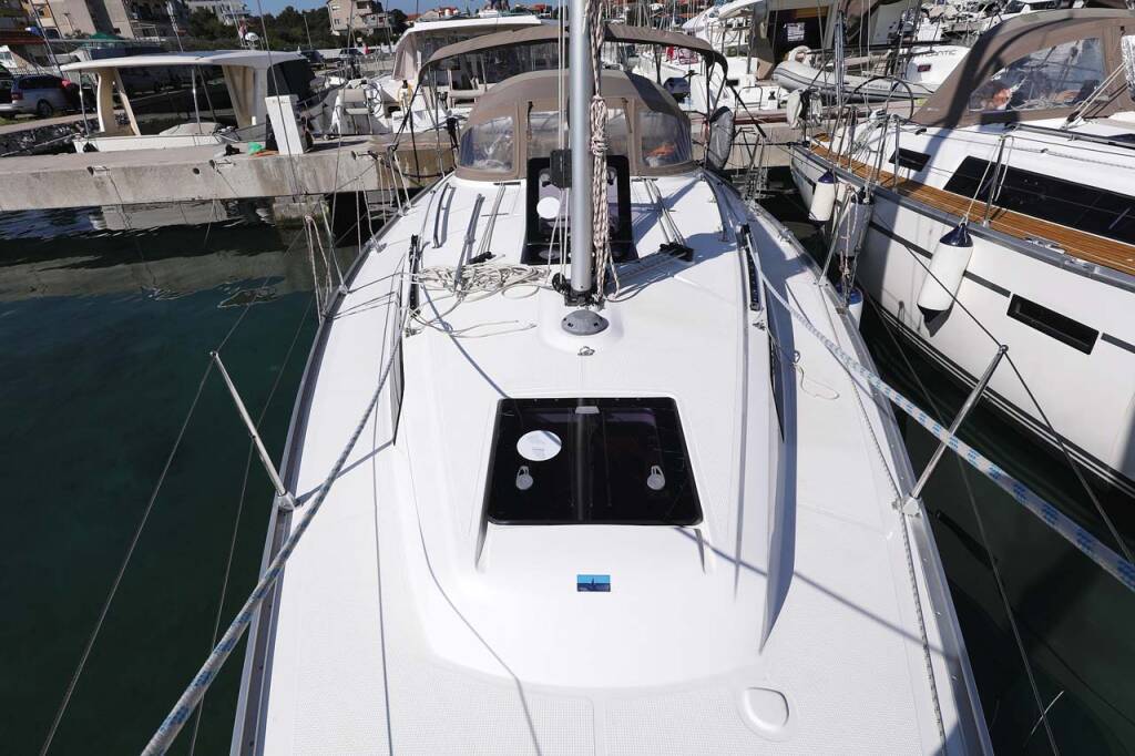Sailing yacht Bavaria Cruiser 33 Moja Niska