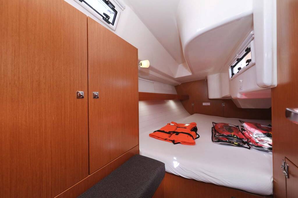 Sailing yacht Bavaria Cruiser 33 Moja Niska