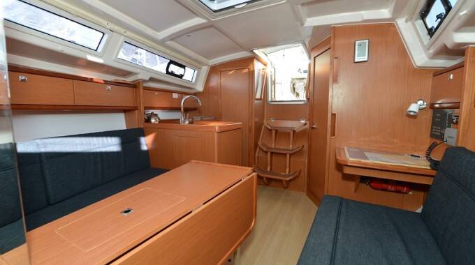 Sailing yacht Bavaria Cruiser 33 Karlo