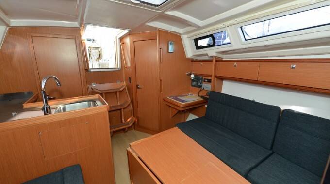 Sailing yacht Bavaria Cruiser 33 Karlo